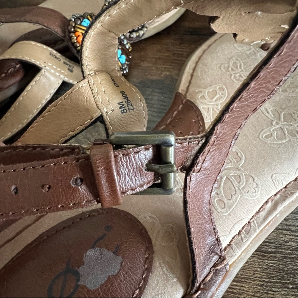 BOC Brown Leather Beaded and Jeweled‎ Thong Toe Sandals Women's 8 - Picture 12 of 12